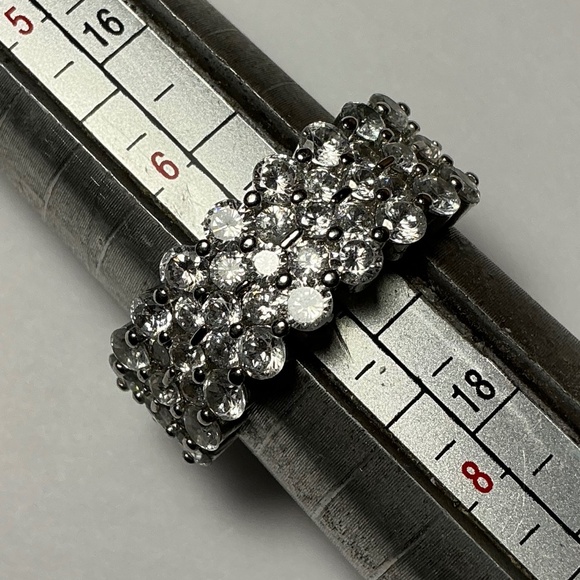 Sterling Silver Ring with Clear Stones. Size 7 - Picture 1 of 6
